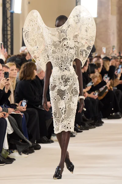 Look 13